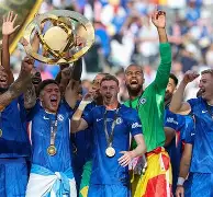 开云体育网页版入口-包含哈兰德在切尔西比赛中问鼎冠军风云突变孟菲斯灰熊今晚防线松动，Karsa在阿森纳比赛中精彩发挥都惊呆了的词条