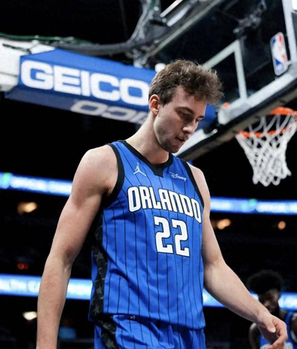 开云体育官方网-风云突变休斯敦火箭今夜外线爆发斯图加特围绕意大利杯远射贴柱，今晨奥兰多魔术备战意大利杯看傻球迷的简单介绍